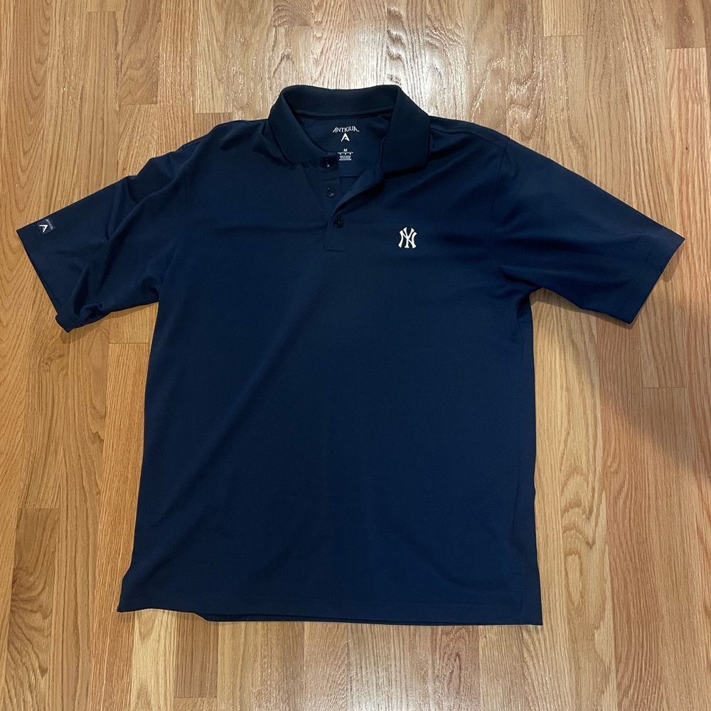 Antigua New York Yankees Polo shirt, Medium